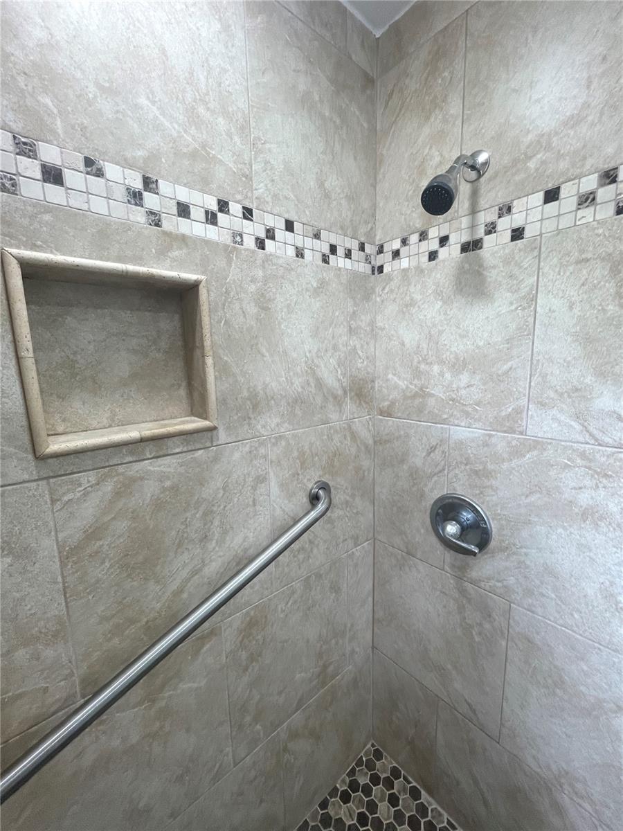Image 11 of 20 For 5659 13th Avenue N