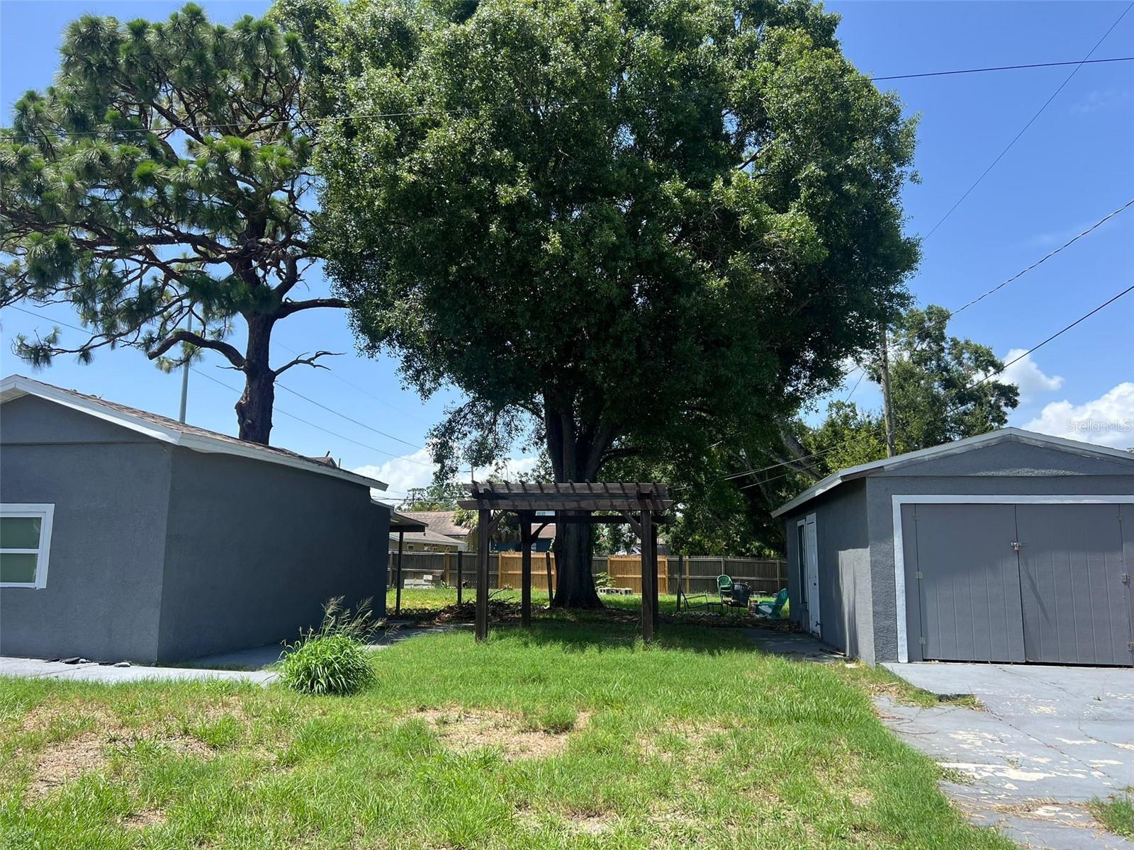 Image 6 of 25 For 6426 Himes Avenue