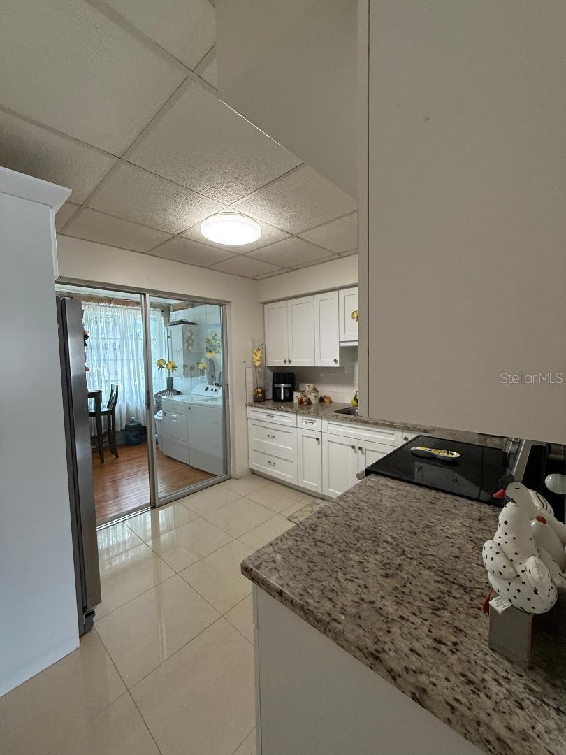 Image 13 of 27 For 5860 43rd Terrace N 1518