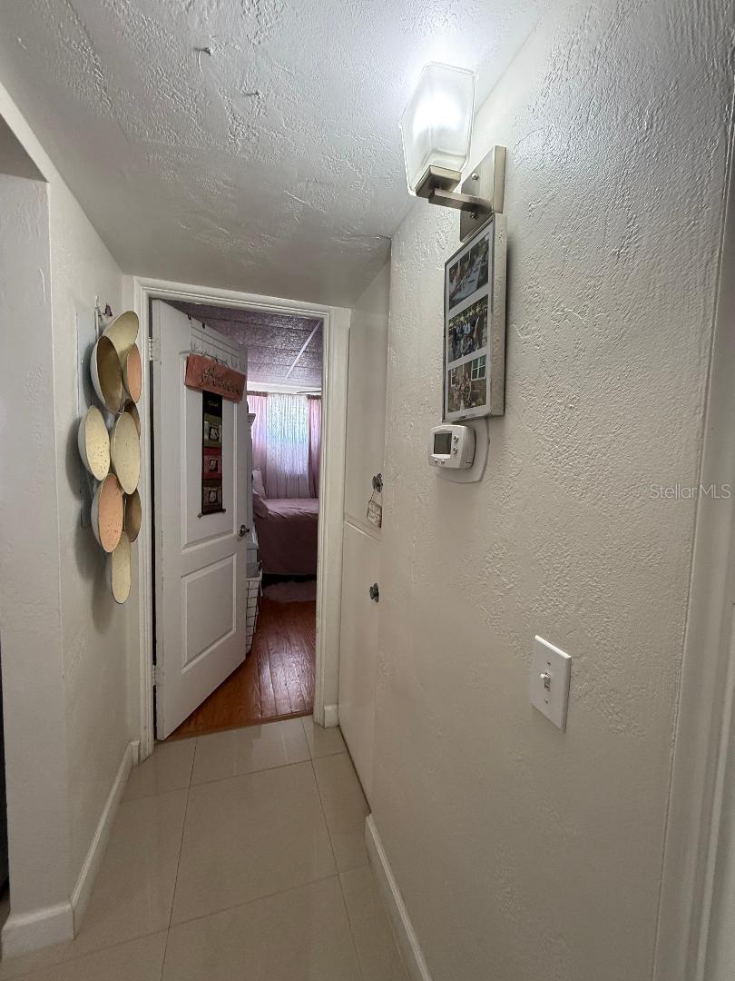 Image 20 of 27 For 5860 43rd Terrace N 1518