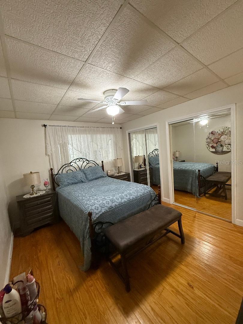 Image 21 of 27 For 5860 43rd Terrace N 1518