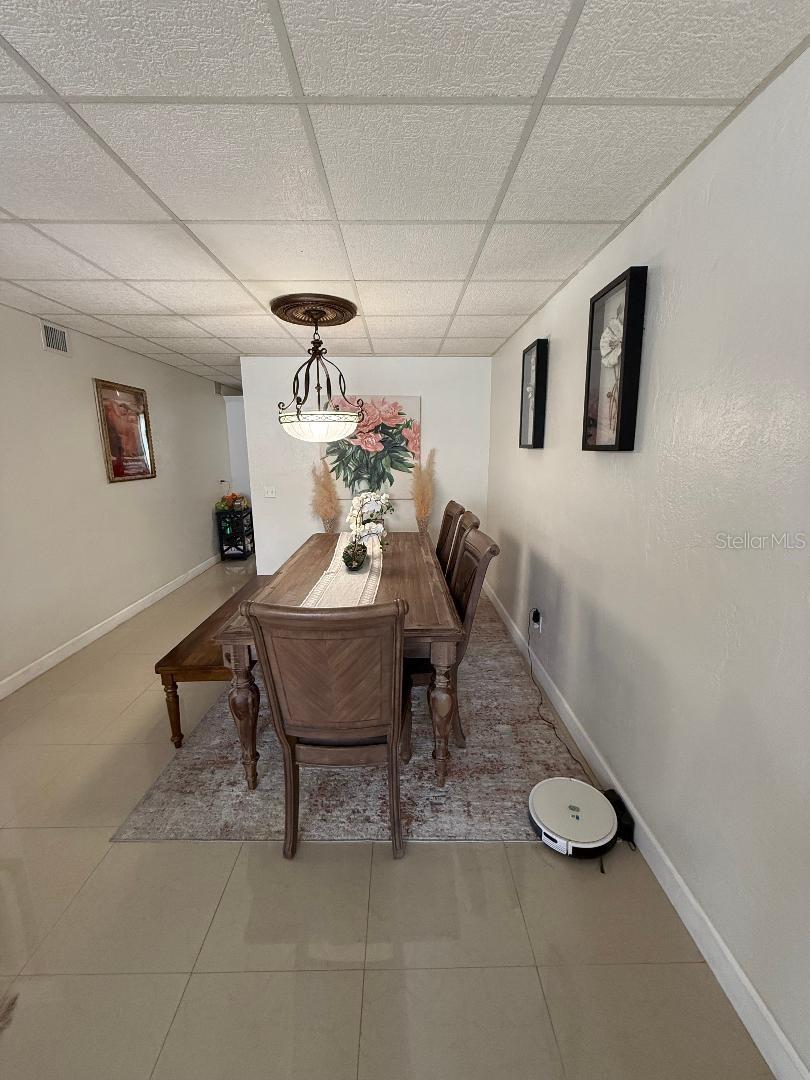 Image 4 of 27 For 5860 43rd Terrace N 1518