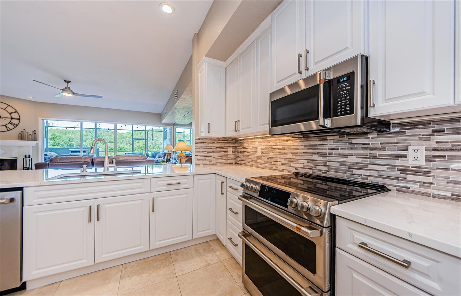 Image 21 of 57 For 1710 Lago Vista Boulevard