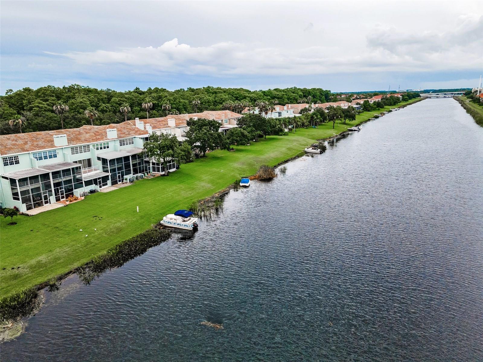 Listing photo id 67 for 1710 Lago Vista Boulevard
