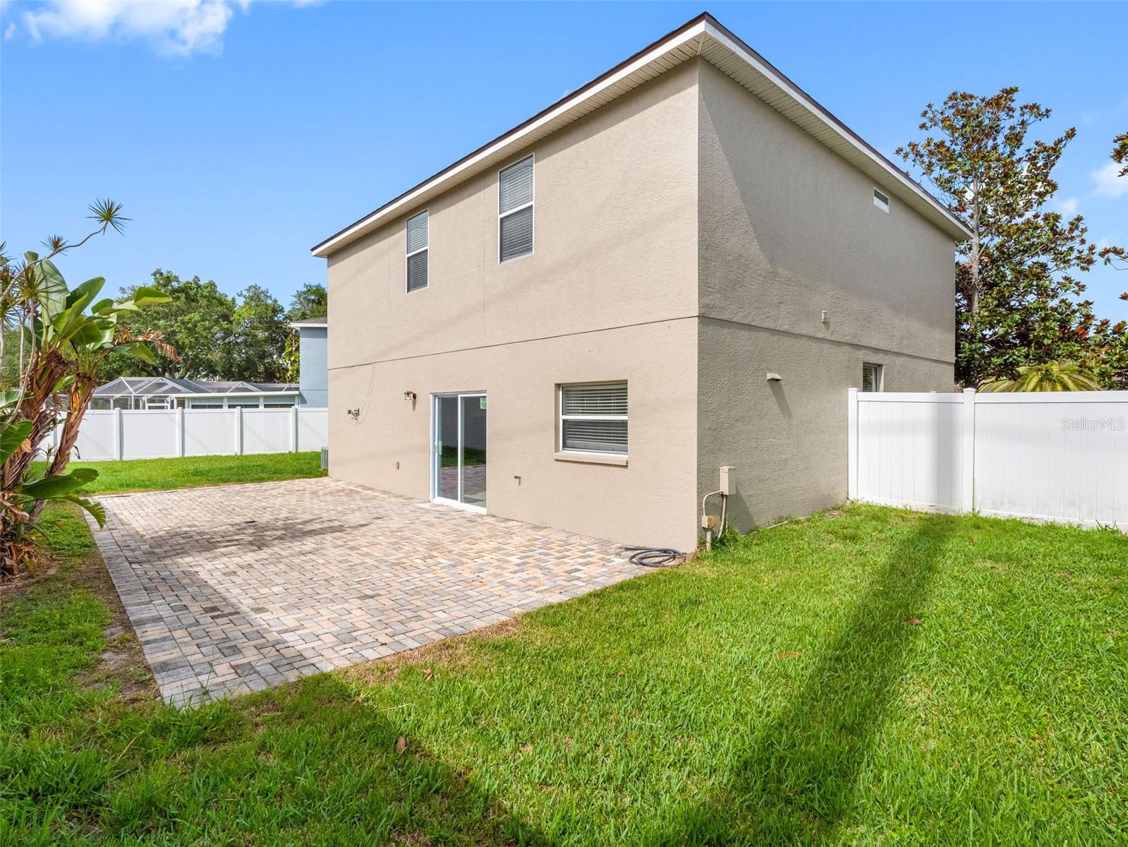 Listing photo id 0 for 8806 Bayaud Drive