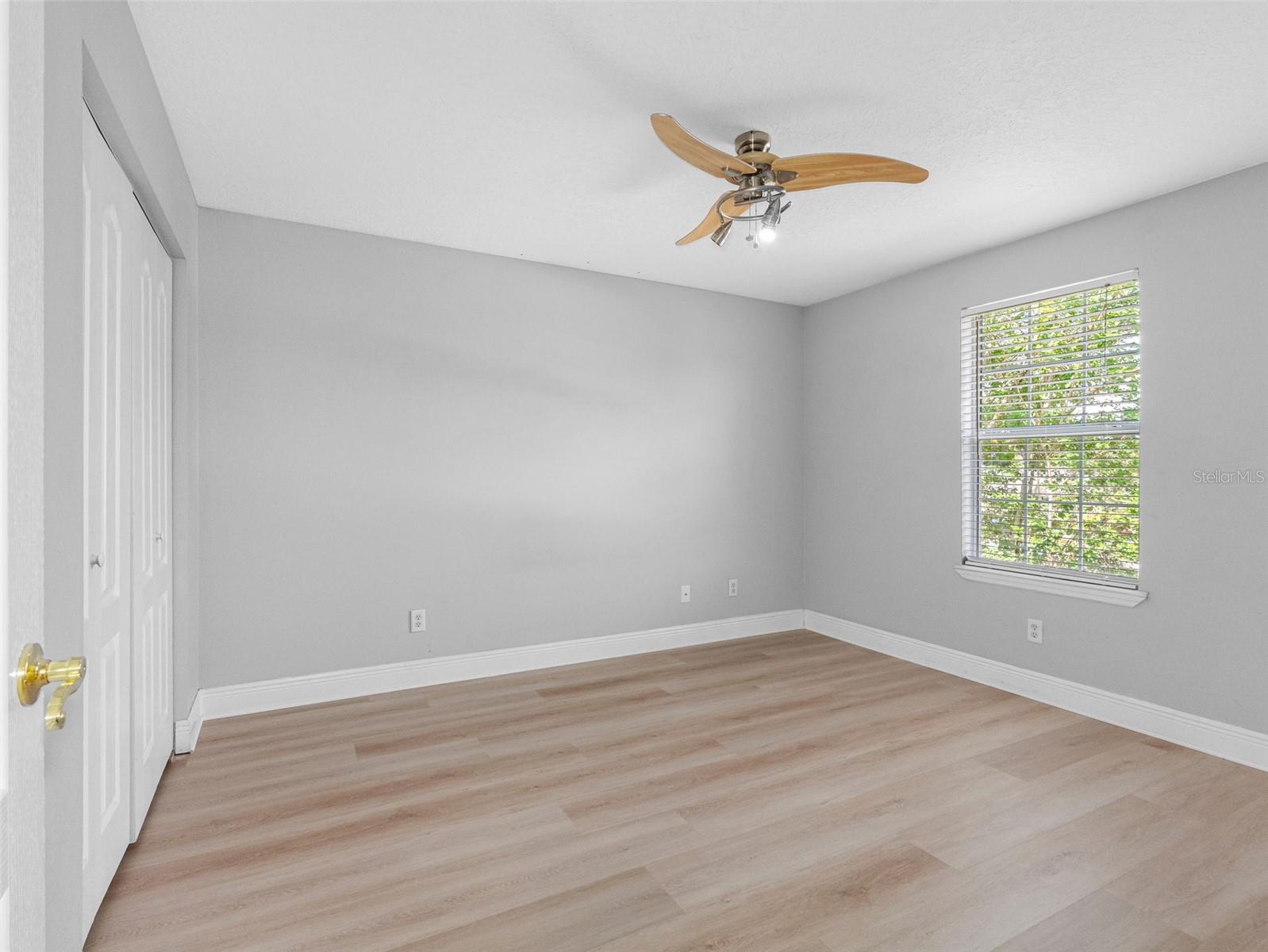 Listing photo id 21 for 8806 Bayaud Drive