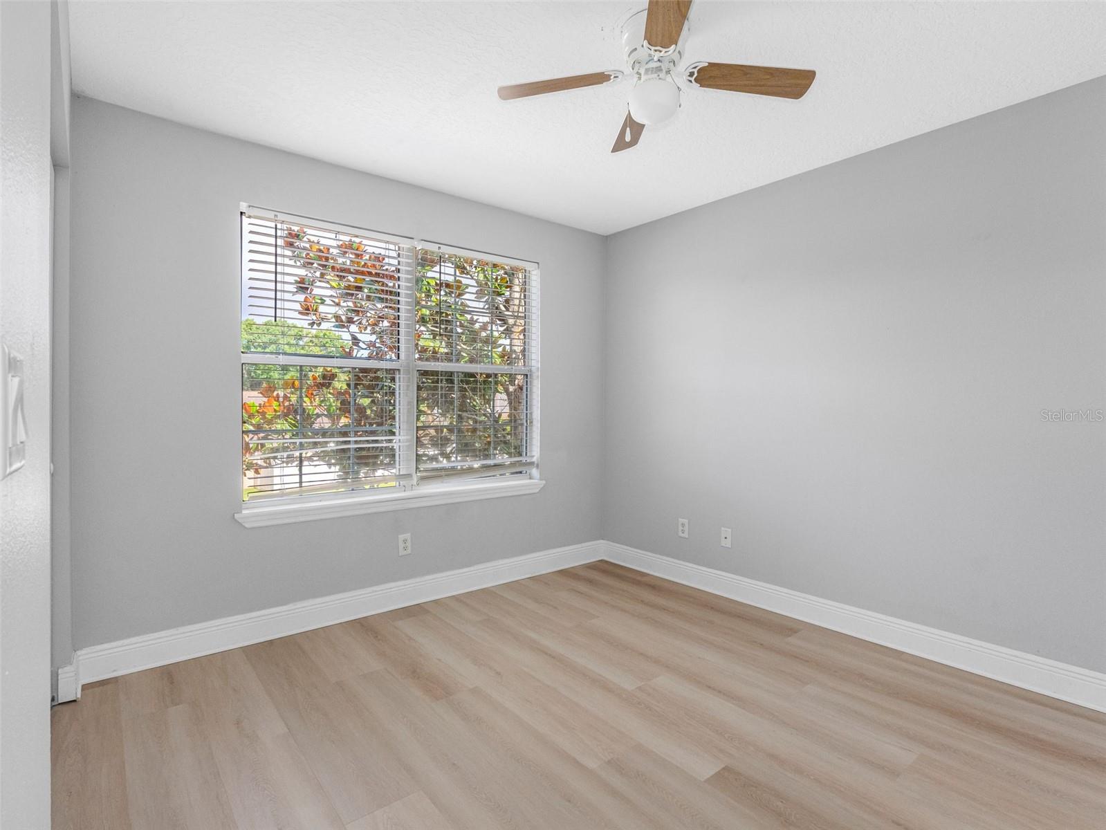 Listing photo id 24 for 8806 Bayaud Drive