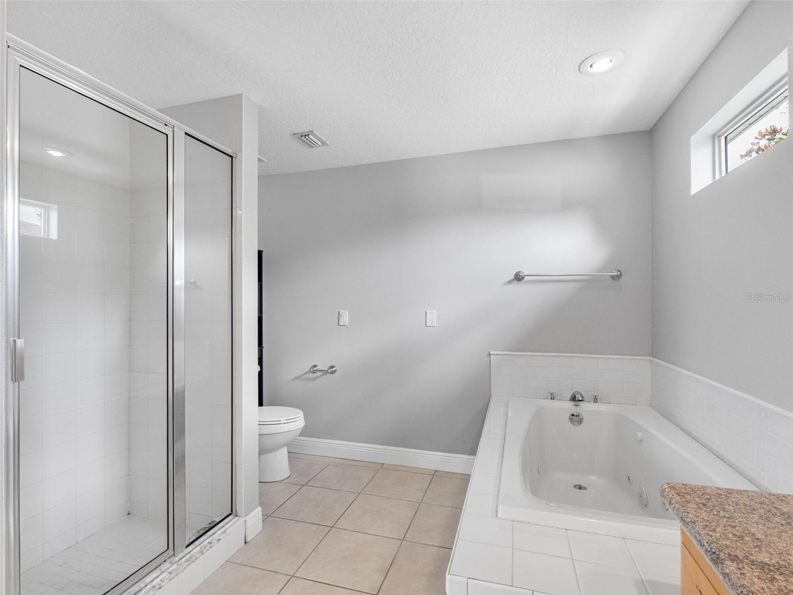 Listing photo id 31 for 8806 Bayaud Drive