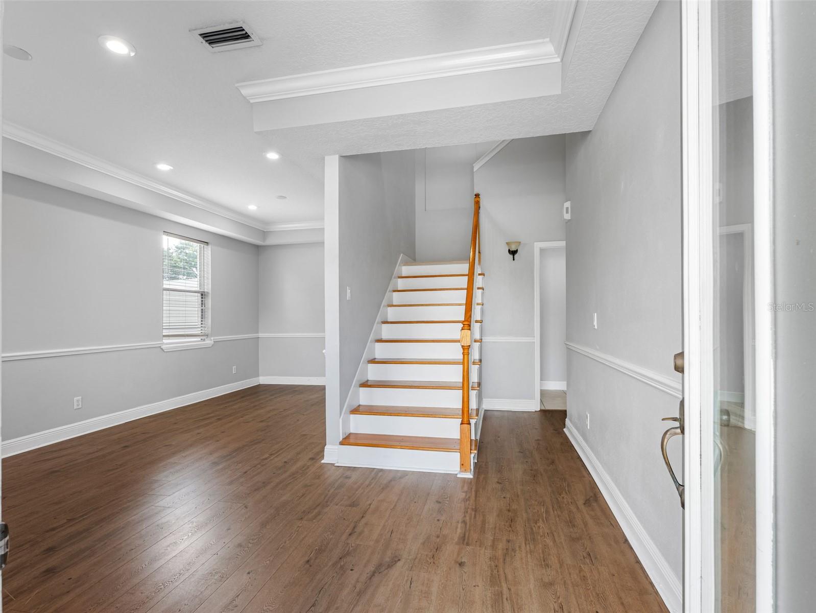 Listing photo id 4 for 8806 Bayaud Drive