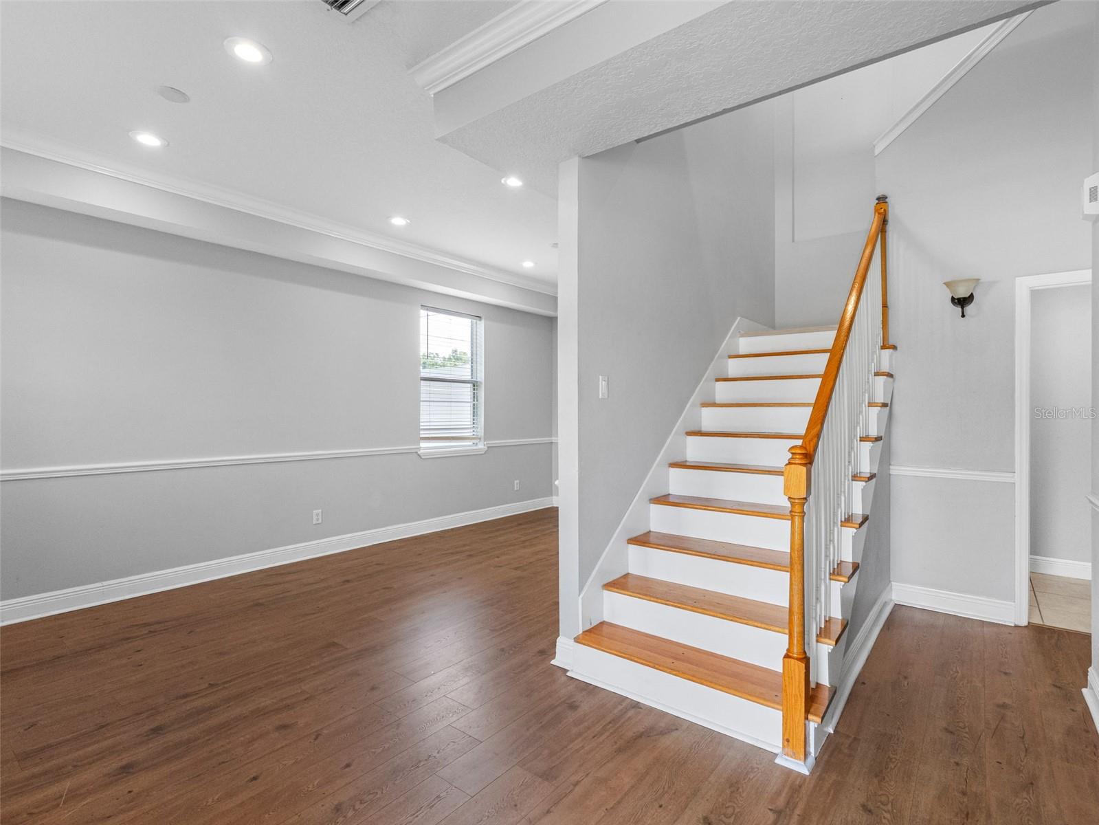Listing photo id 5 for 8806 Bayaud Drive