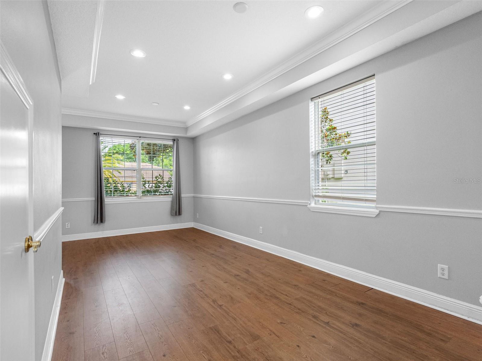 Listing photo id 7 for 8806 Bayaud Drive