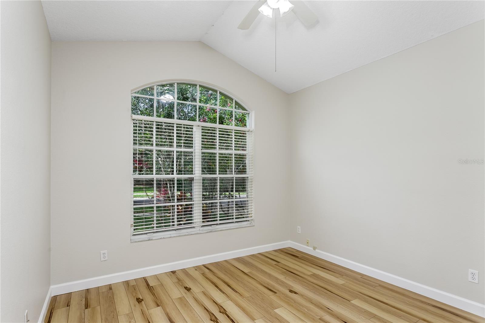 Image 13 of 27 For 12335 Glenfield Avenue