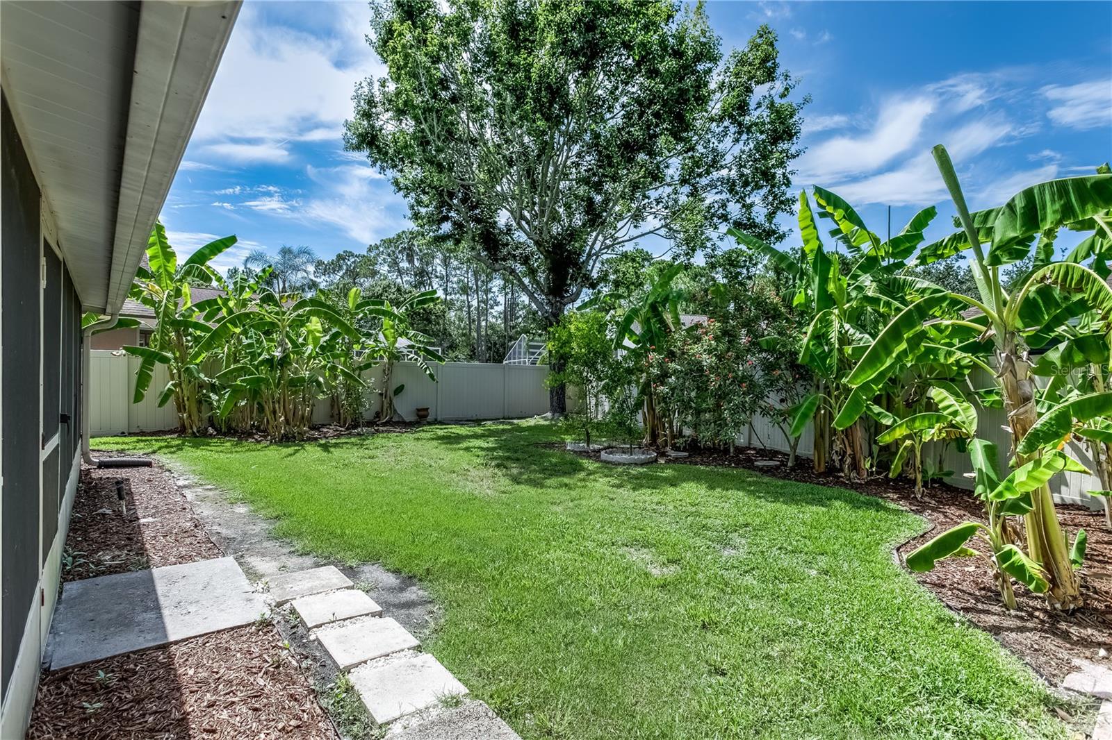 Image 18 of 27 For 12335 Glenfield Avenue