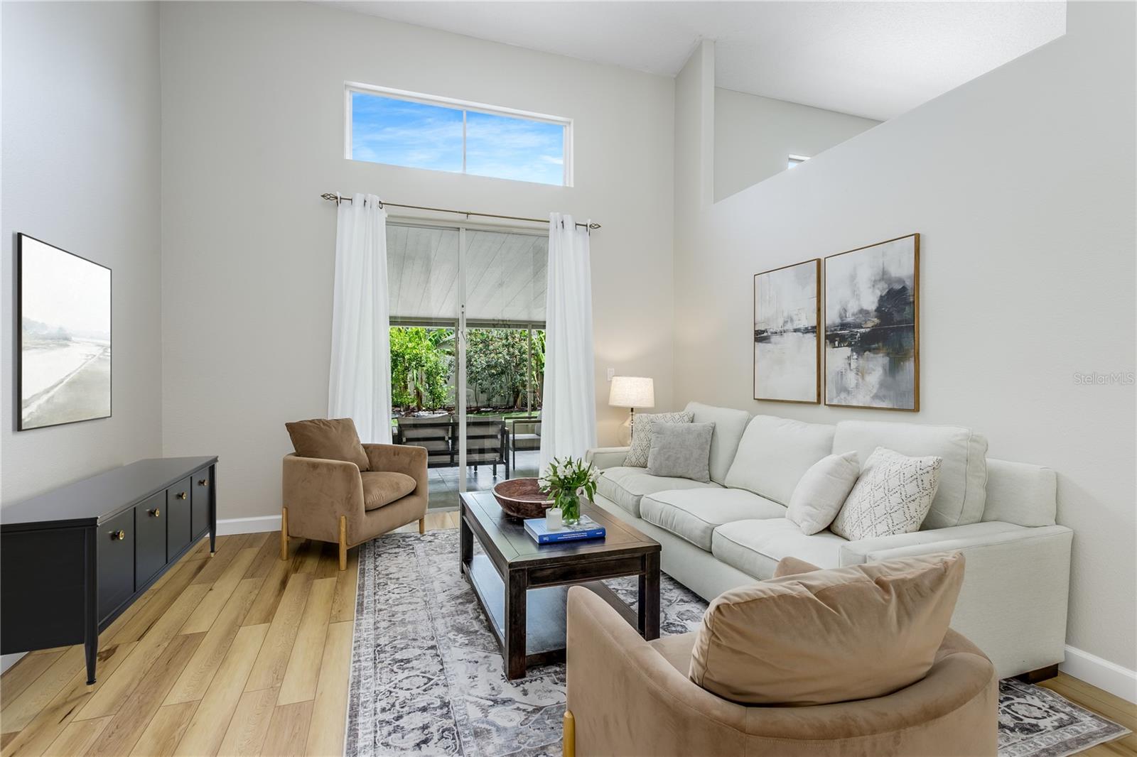 Image 4 of 27 For 12335 Glenfield Avenue