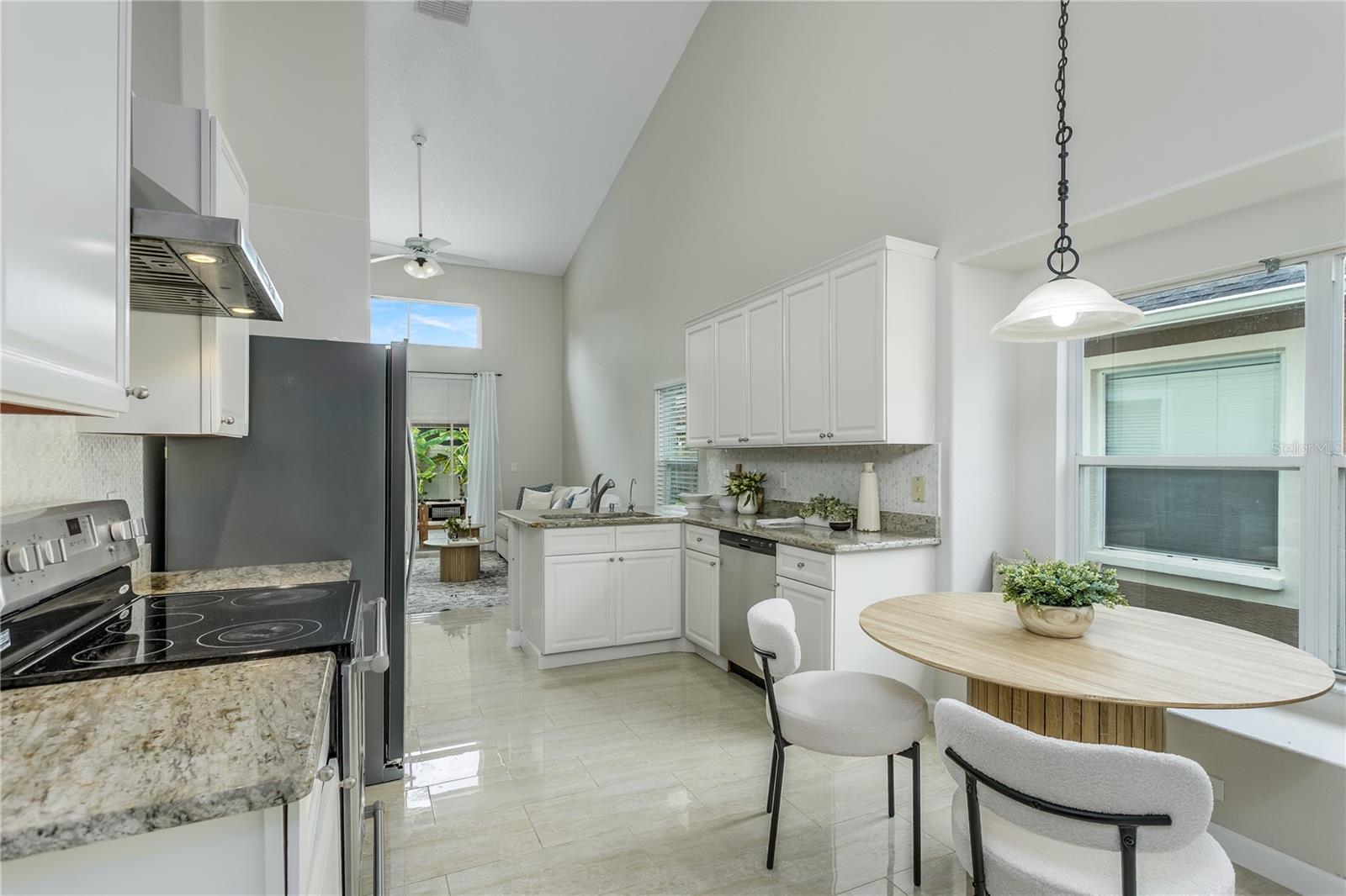 Image 9 of 27 For 12335 Glenfield Avenue