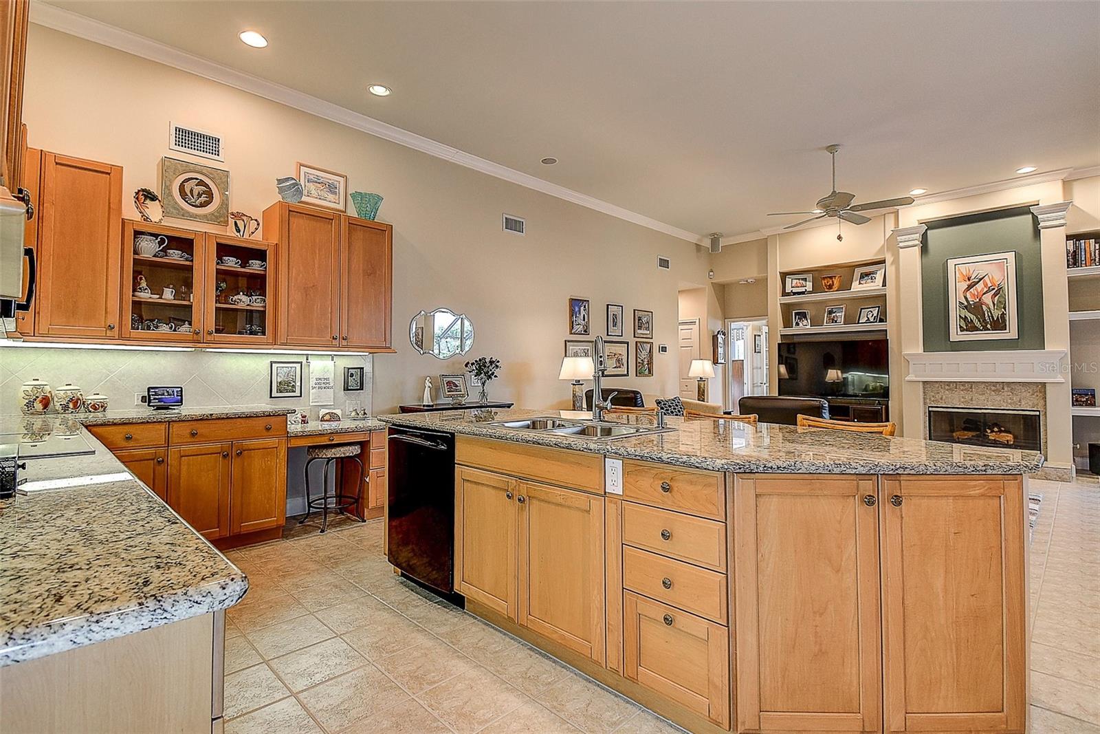 Image 20 of 100 For 3895 Mimosa Place