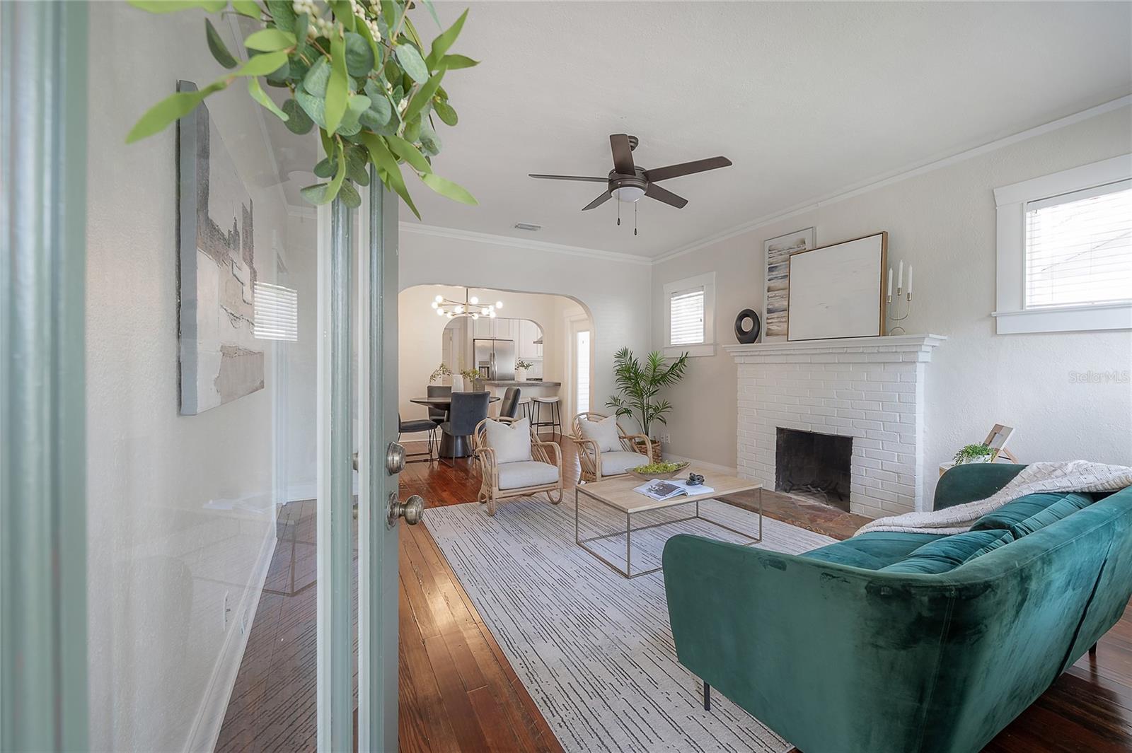 Image 12 of 64 For 318 Haya Street