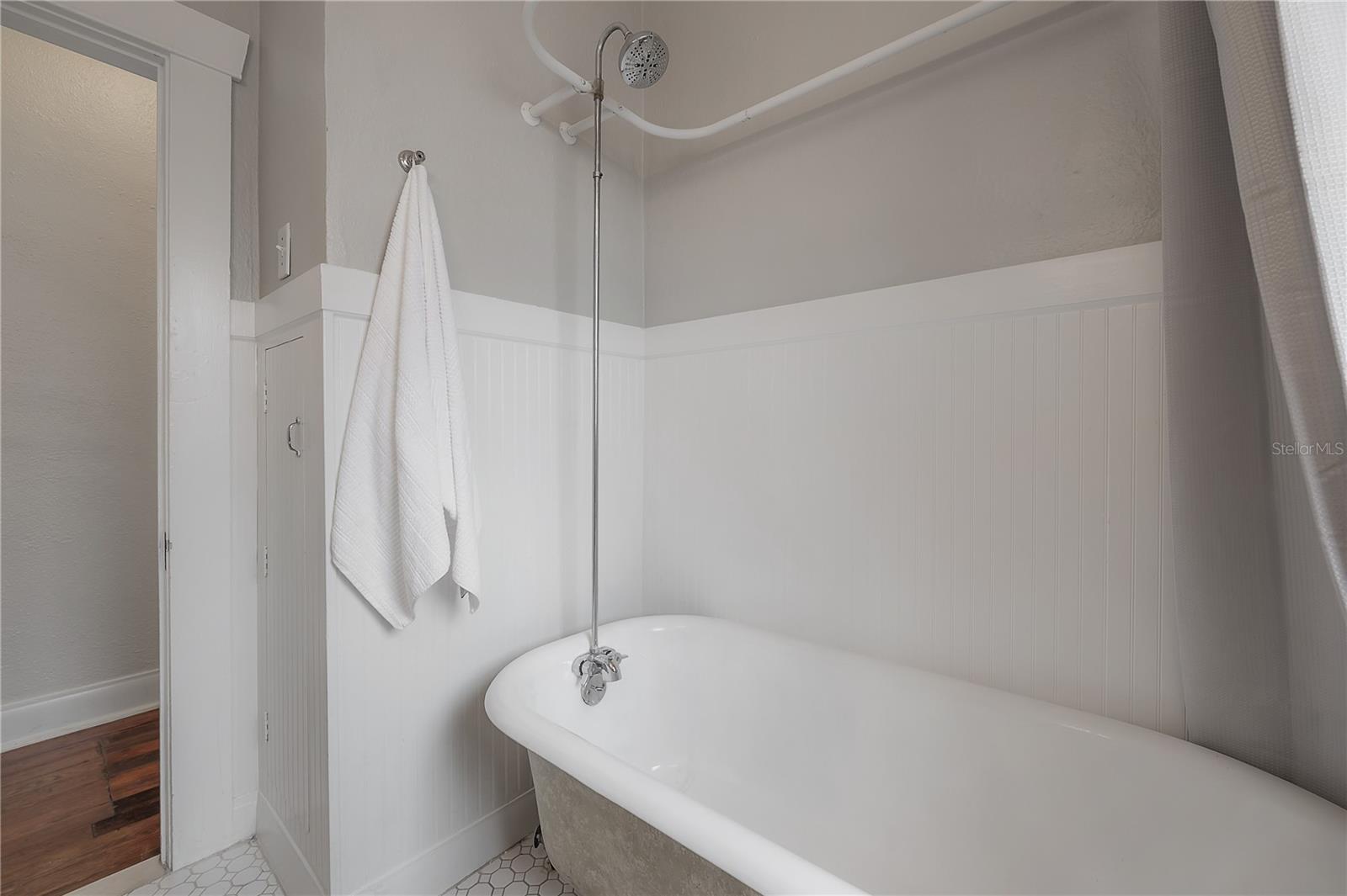 Image 45 of 64 For 318 Haya Street