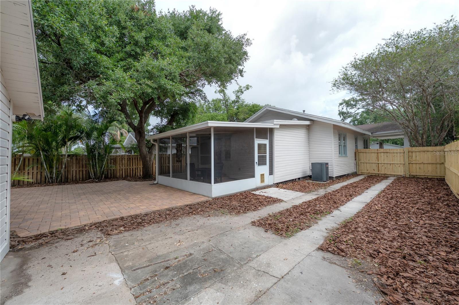 Image 61 of 64 For 318 Haya Street