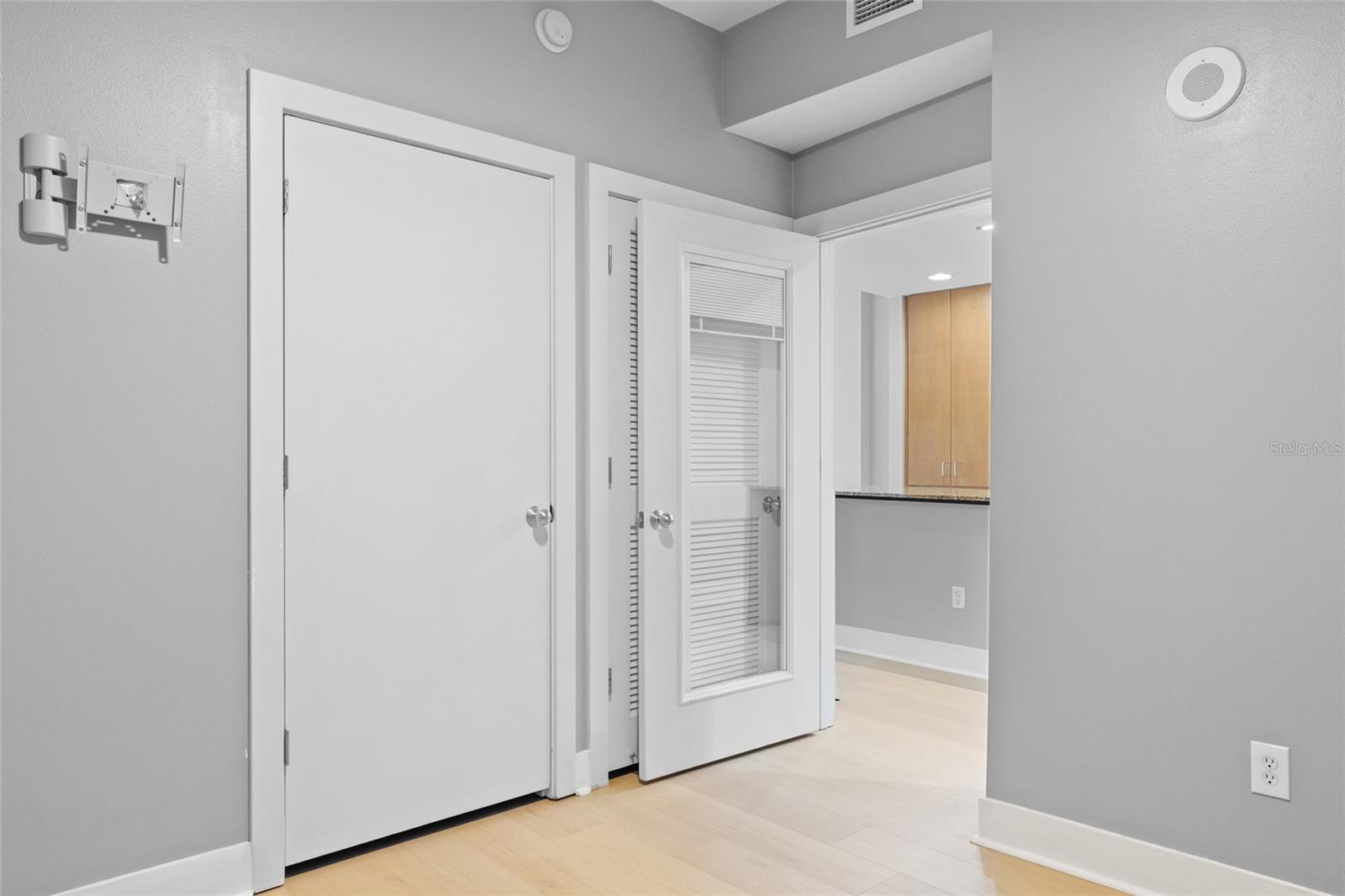 Image 18 of 33 For 1208 Kennedy Boulevard 1021