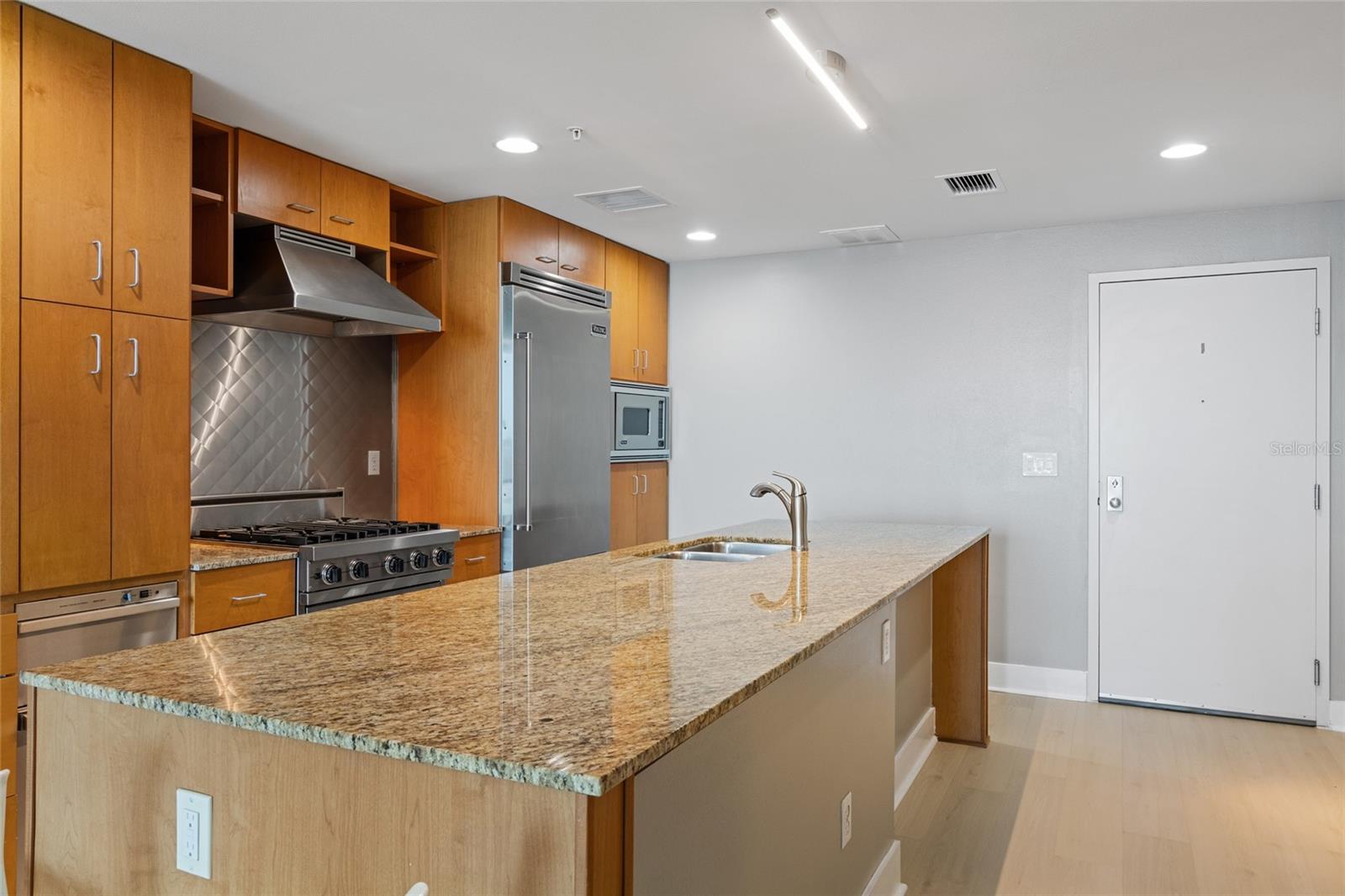 Image 7 of 33 For 1208 Kennedy Boulevard 1021