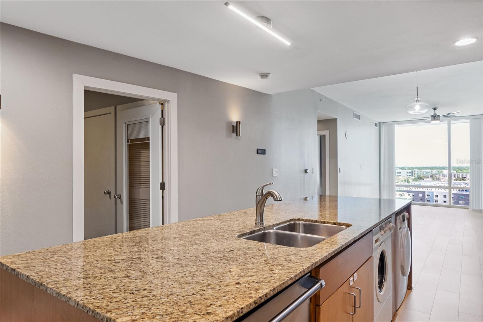 Image 9 of 33 For 1208 Kennedy Boulevard 1021