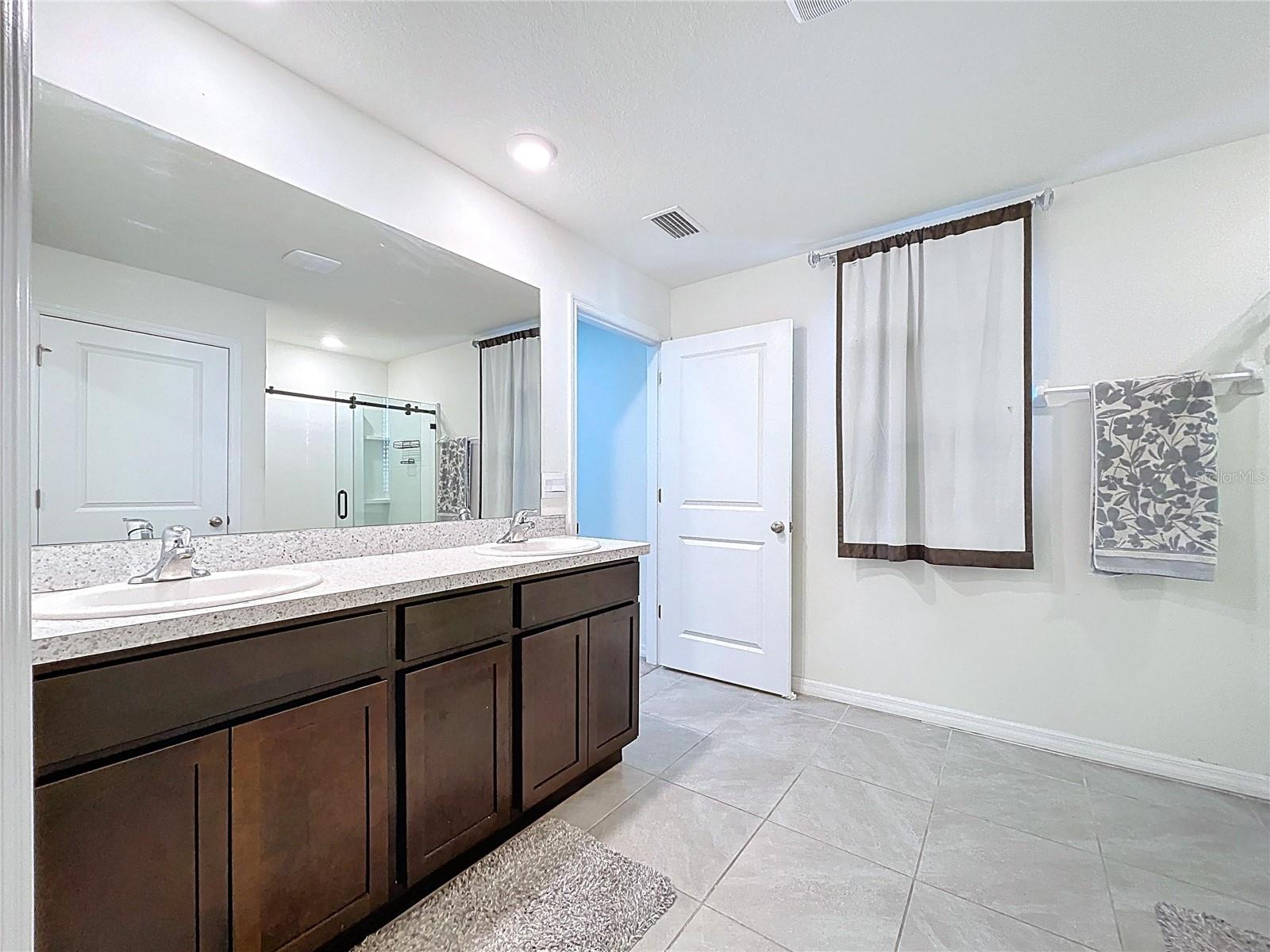 Listing photo id 62 for 5470 Flint Hills Drive