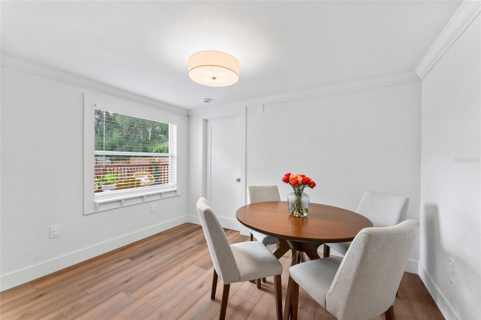 Listing photo id 11 for 9000 Bay Street Ne