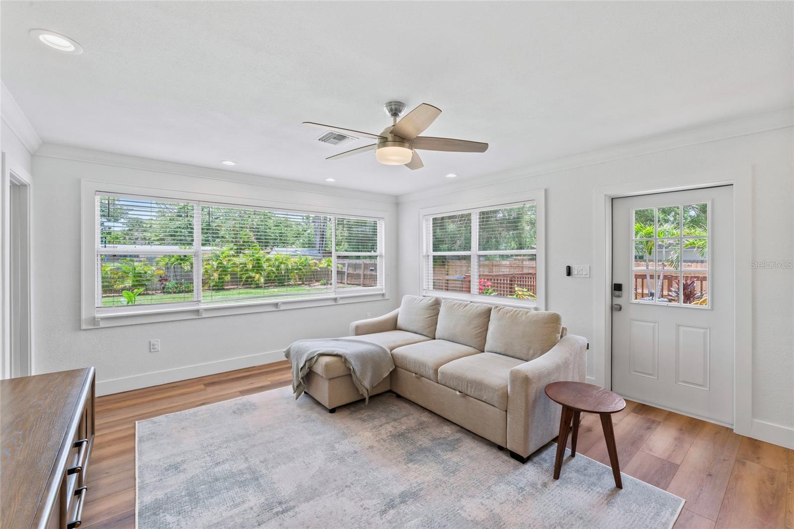 Listing photo id 20 for 9000 Bay Street Ne