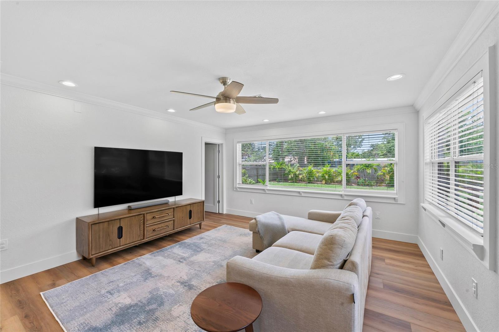 Listing photo id 21 for 9000 Bay Street Ne