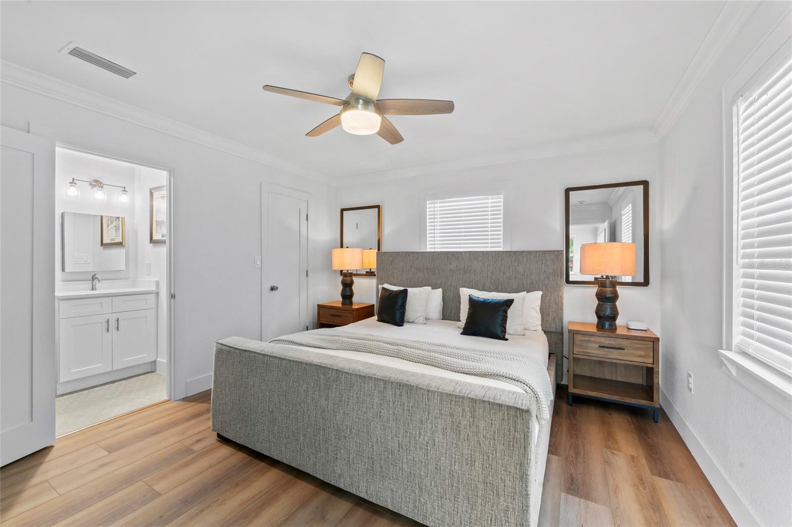 Listing photo id 25 for 9000 Bay Street Ne