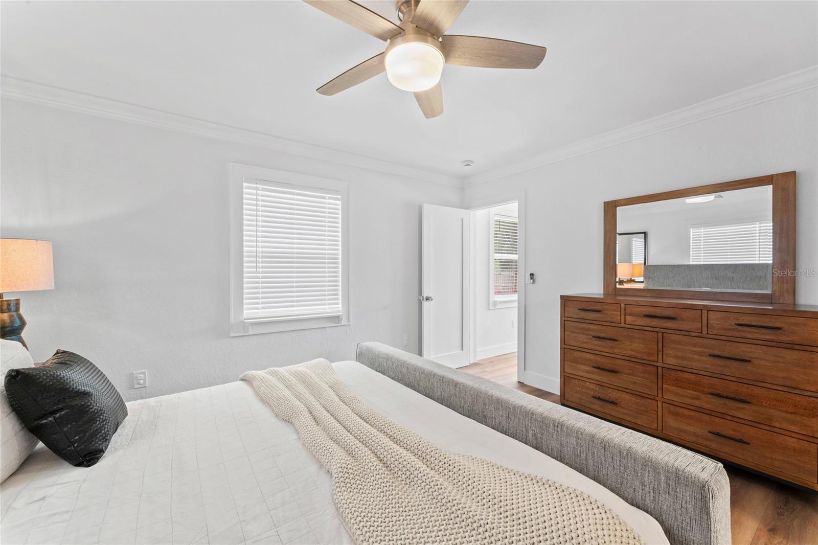 Listing photo id 26 for 9000 Bay Street Ne