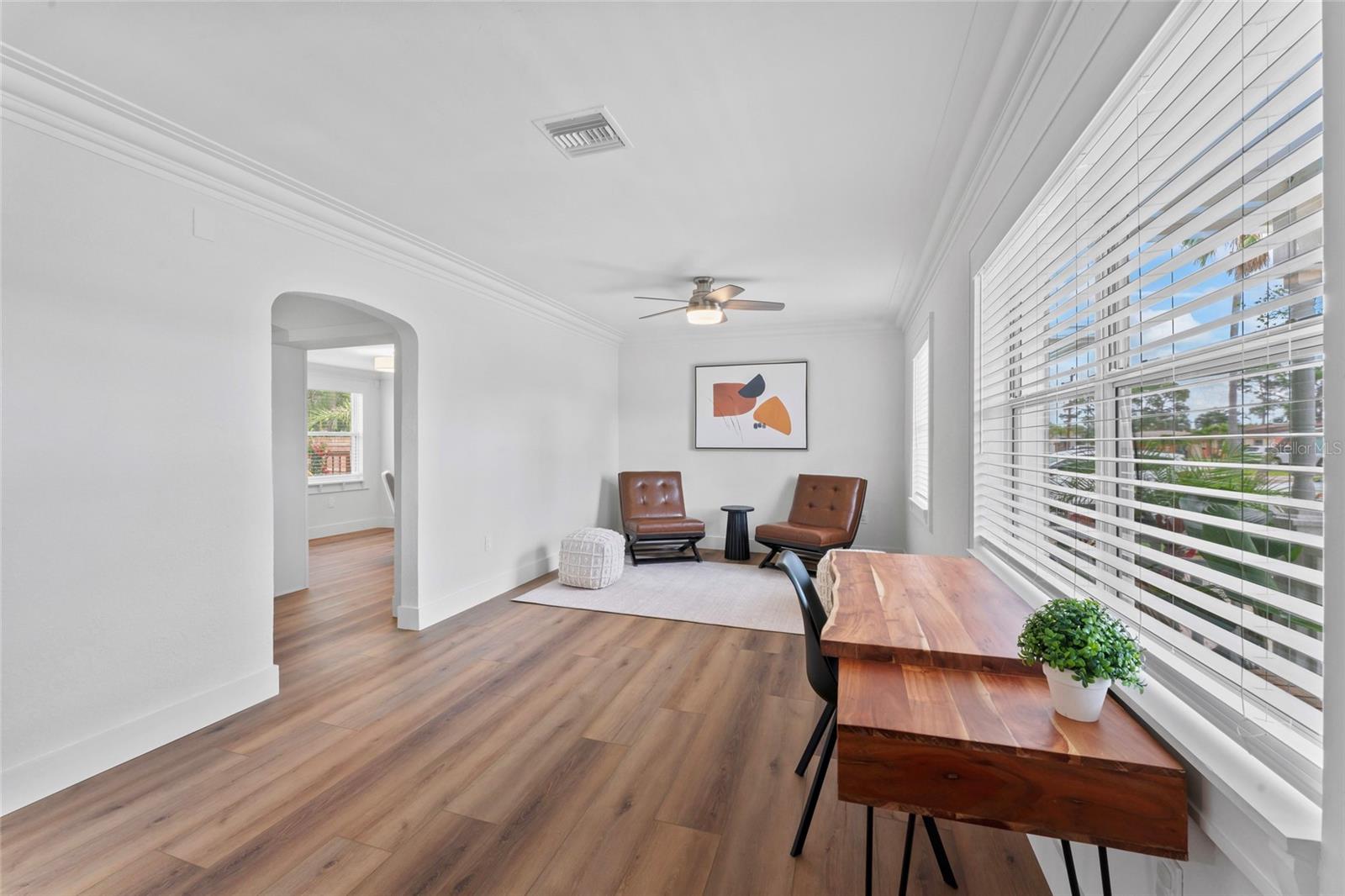 Listing photo id 1 for 9000 Bay Street Ne