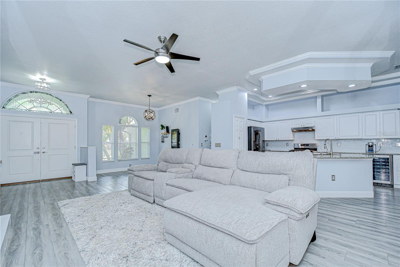 Image 11 of 39 For 9813 Woodbay Drive