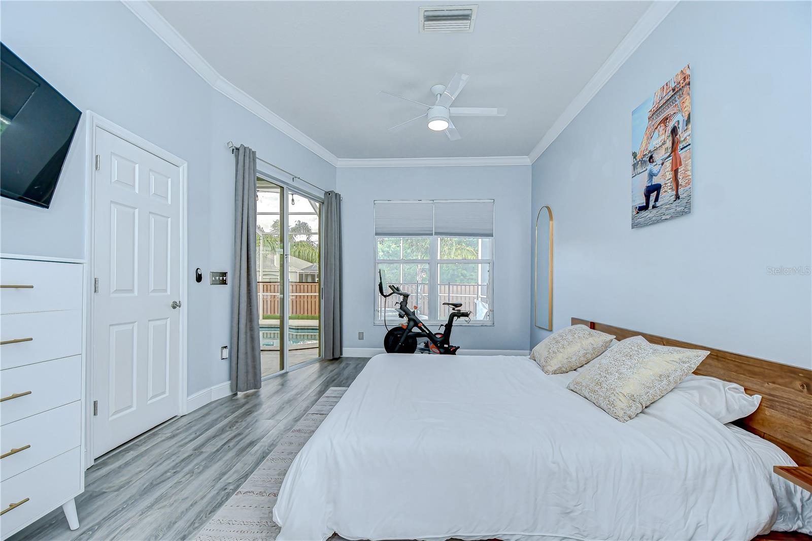 Image 18 of 39 For 9813 Woodbay Drive