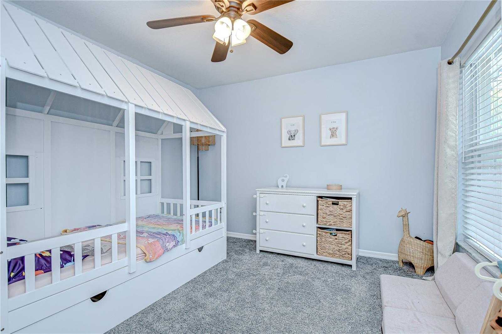 Image 23 of 39 For 9813 Woodbay Drive