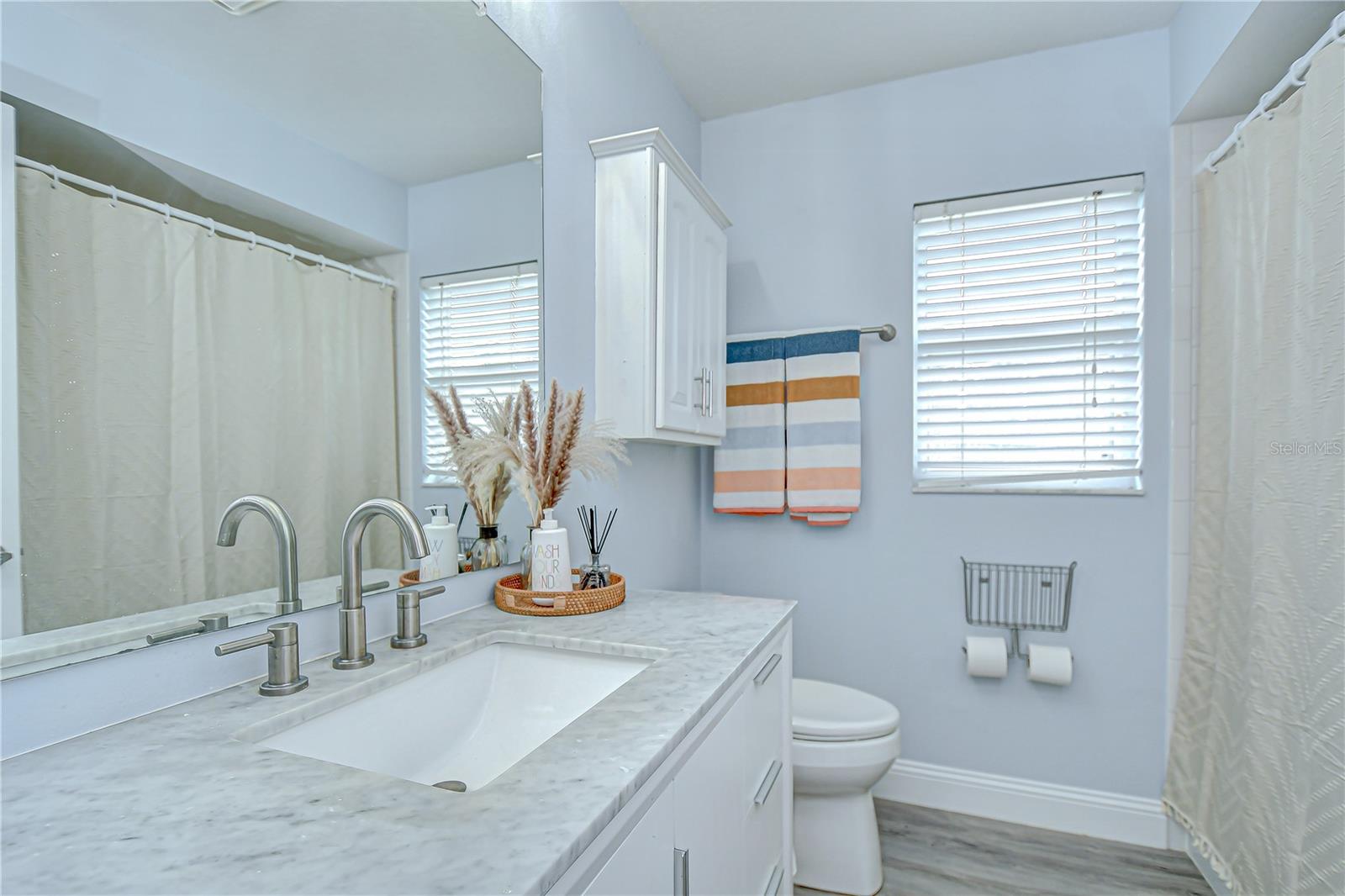 Image 24 of 39 For 9813 Woodbay Drive