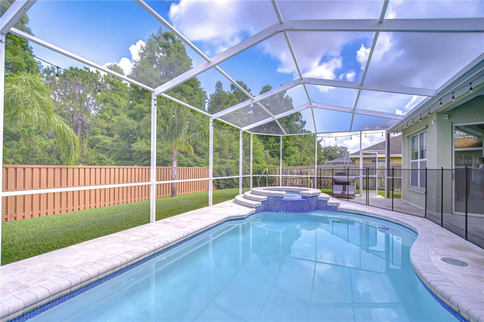 Image 30 of 39 For 9813 Woodbay Drive