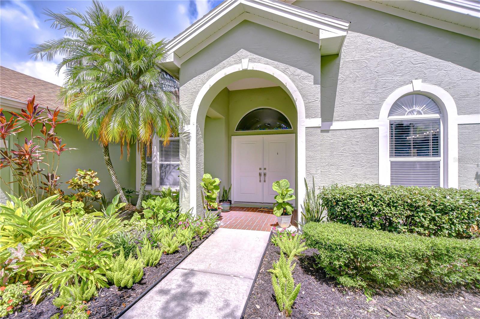 Image 4 of 39 For 9813 Woodbay Drive