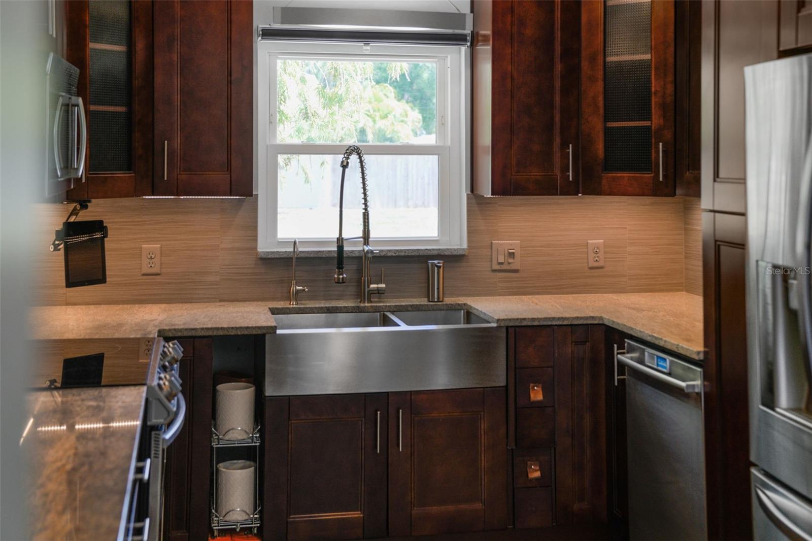 Image 82 of 100 For 222 Clearview Avenue