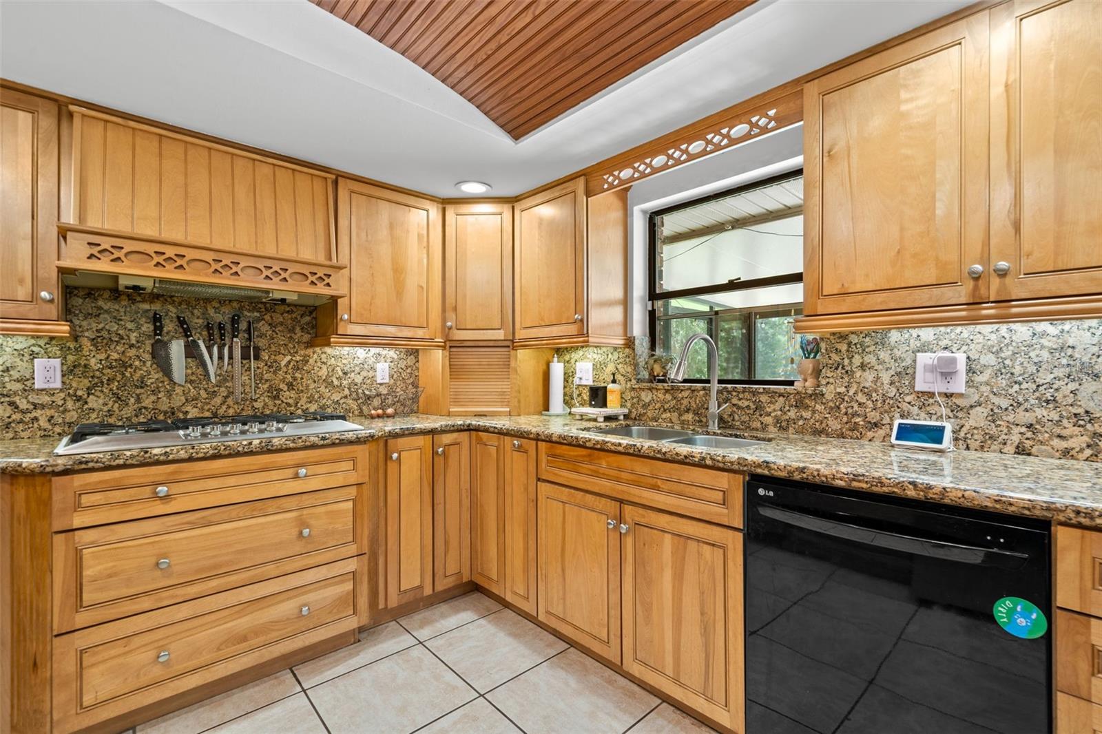 Image 11 of 46 For 2306 Valrico Road