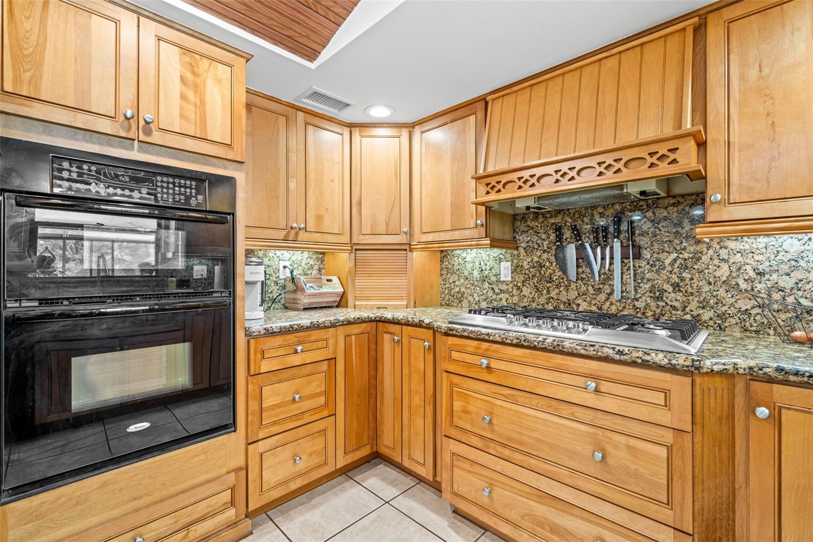 Image 12 of 46 For 2306 Valrico Road