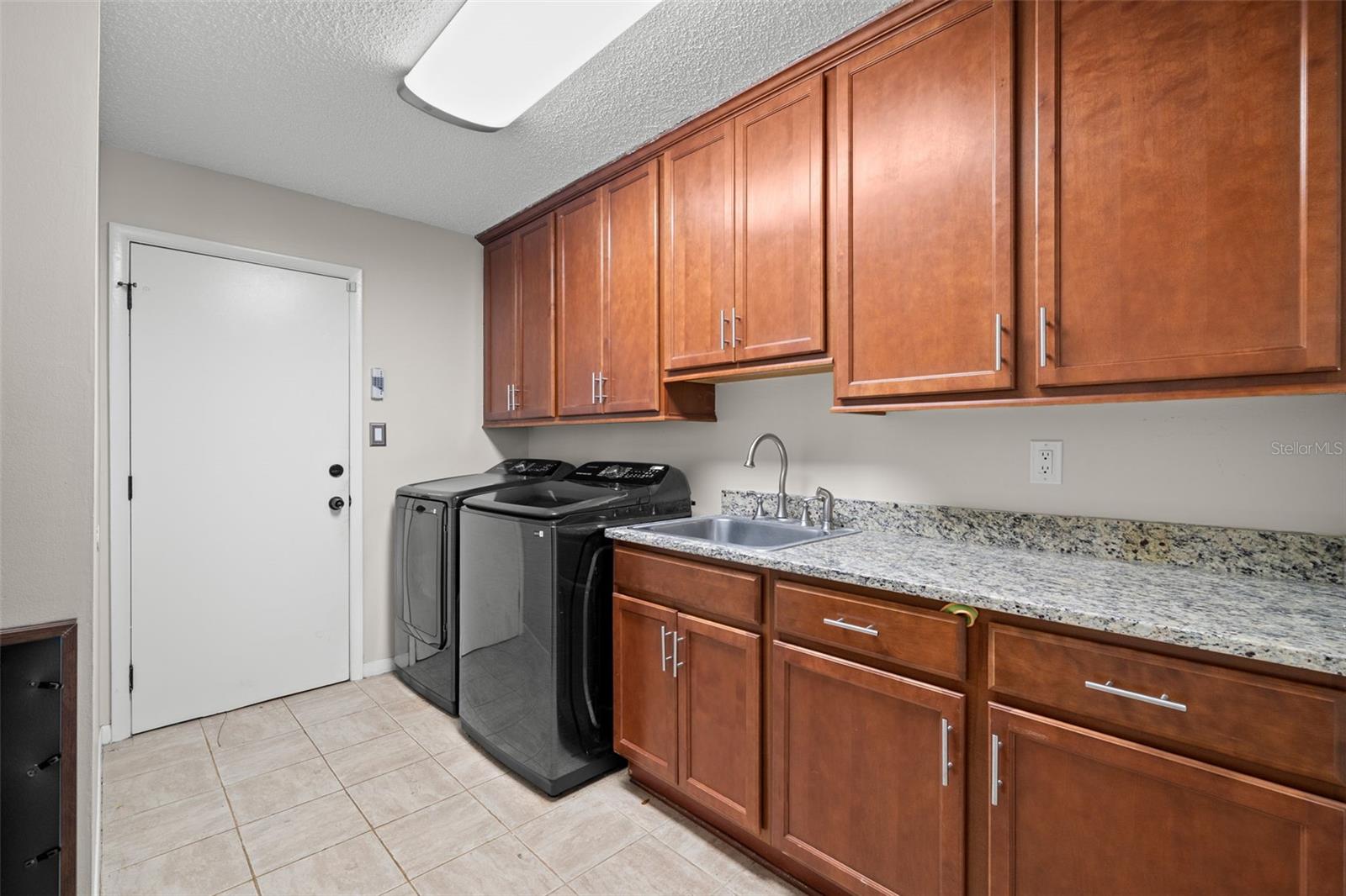 Image 32 of 46 For 2306 Valrico Road