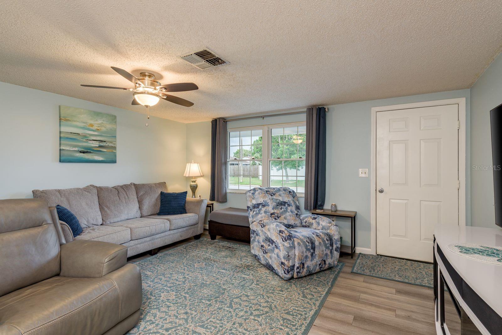 Image 4 of 28 For 7901 Marlboro Drive