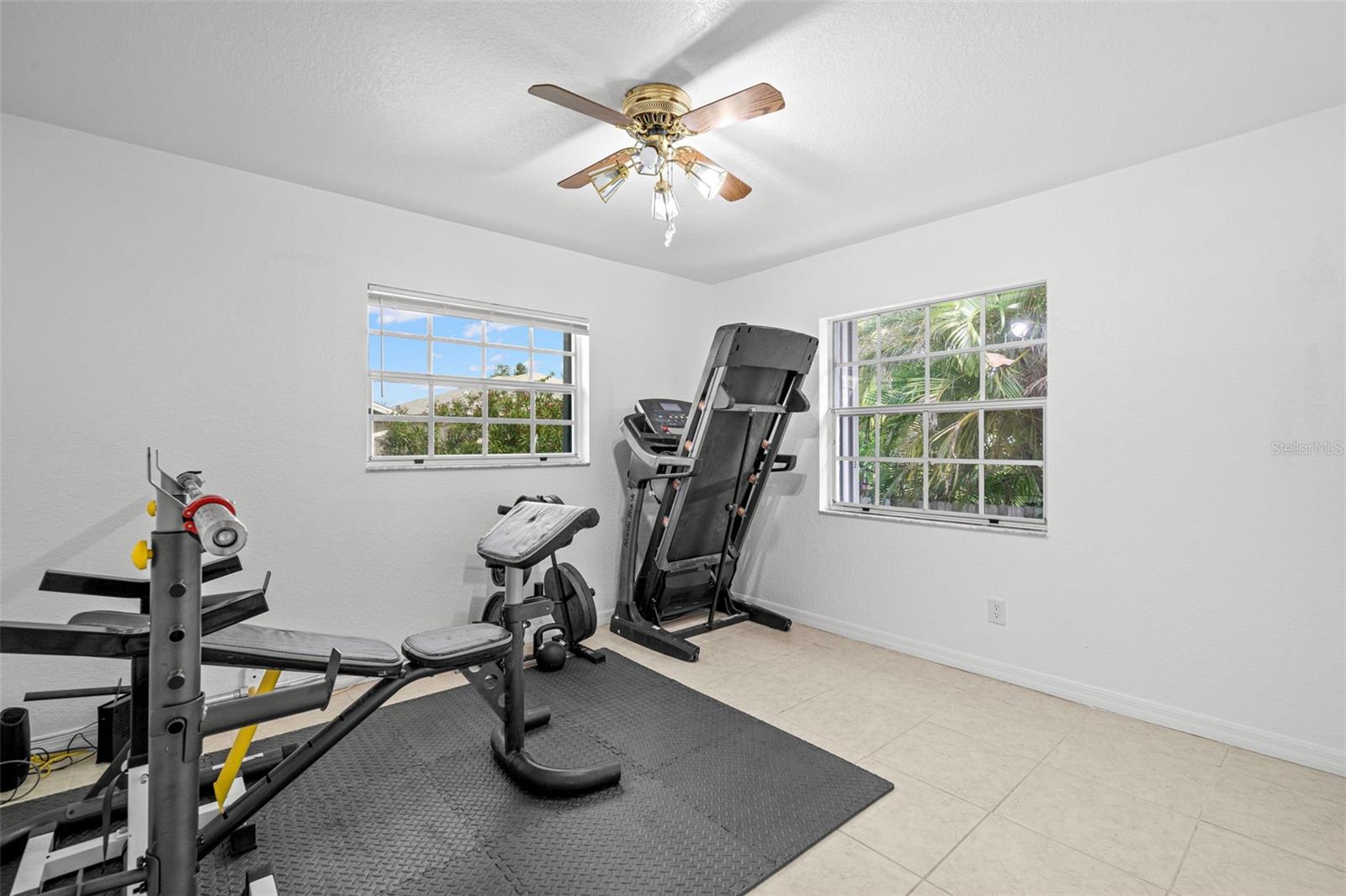Image 25 of 47 For 338 7th Avenue N