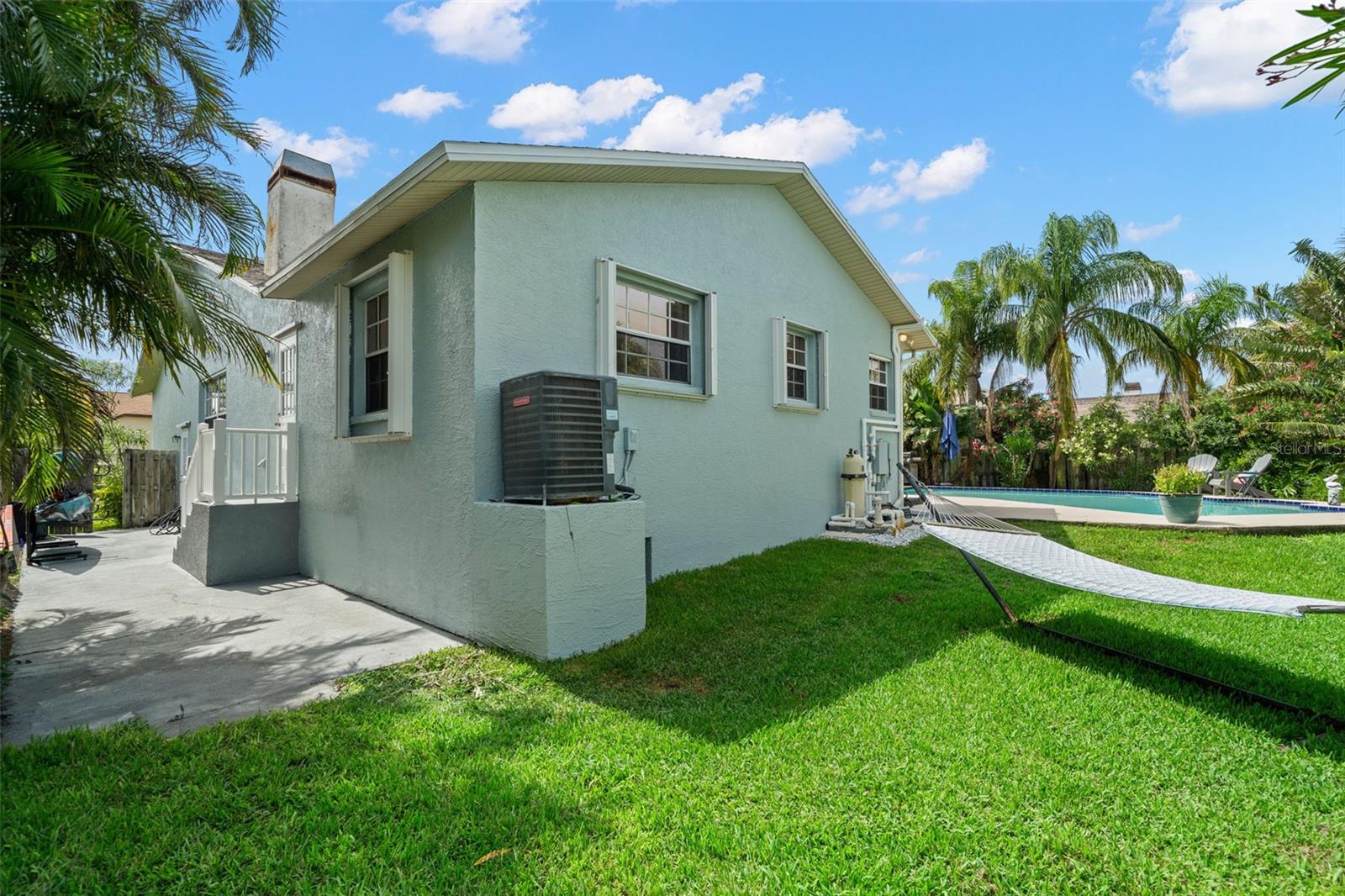 Image 3 of 47 For 338 7th Avenue N