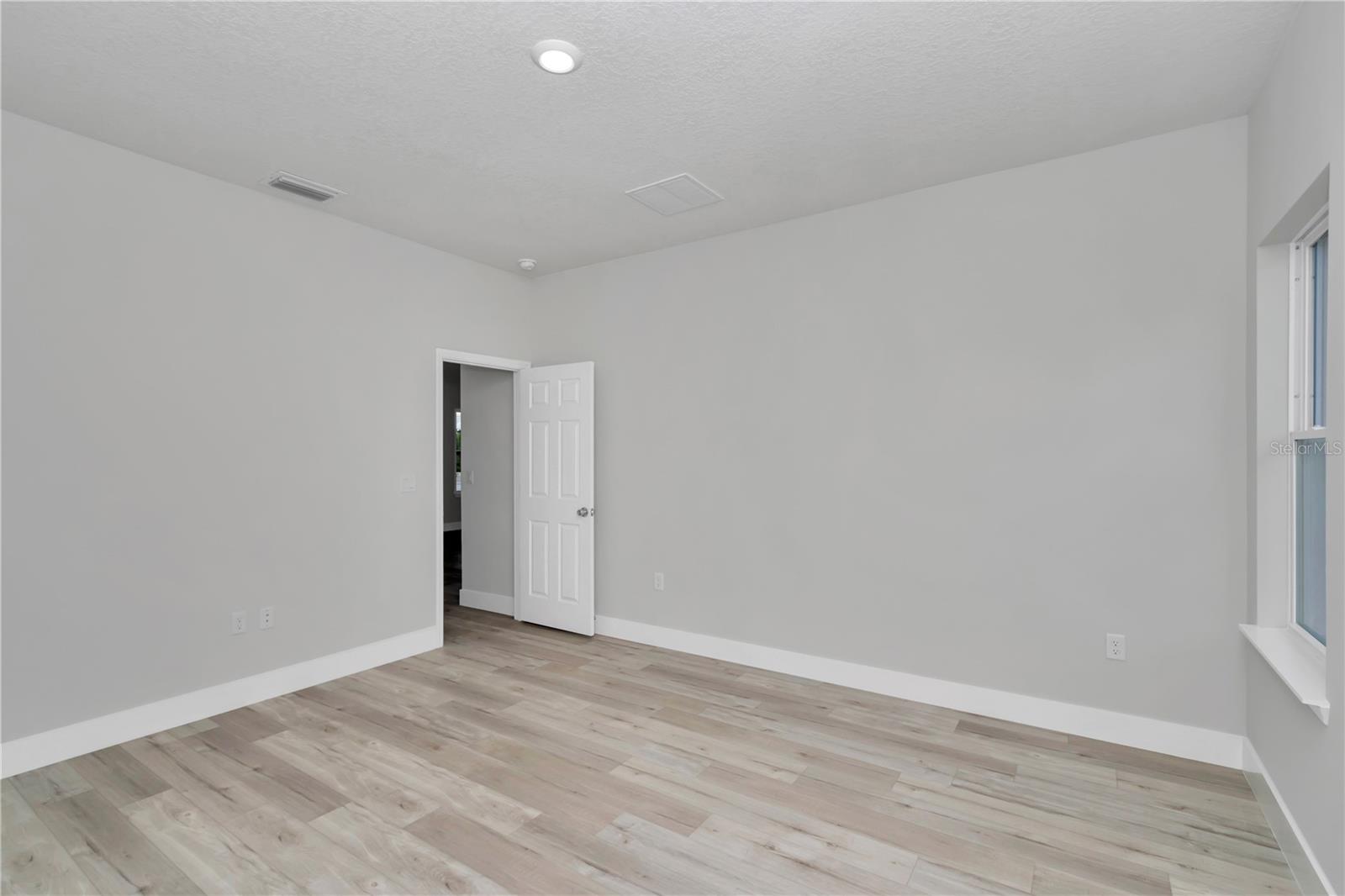 Image 23 of 46 For 2705 Royal Palm Drive