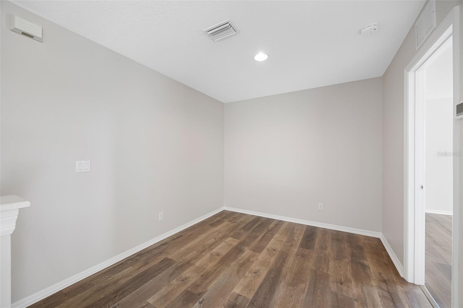 Image 32 of 52 For 1178 Fraser Pine Boulevard
