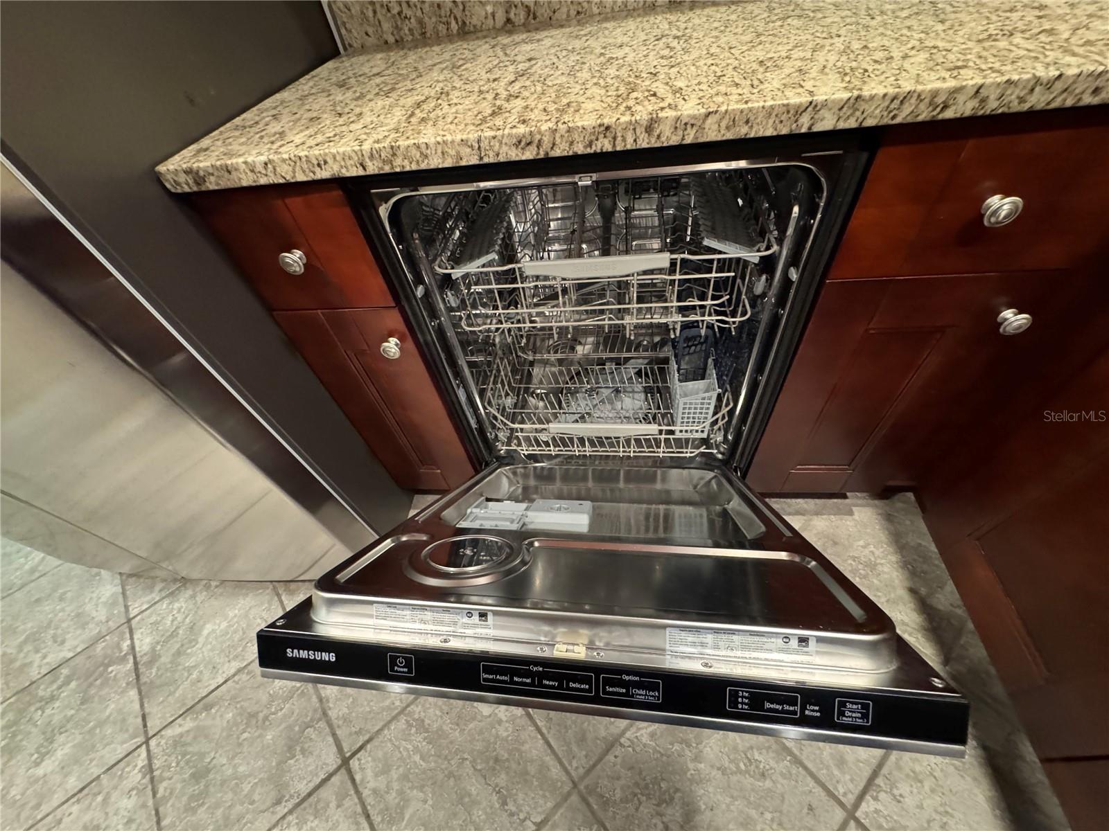 Image 11 of 30 For 750 Island Way 101