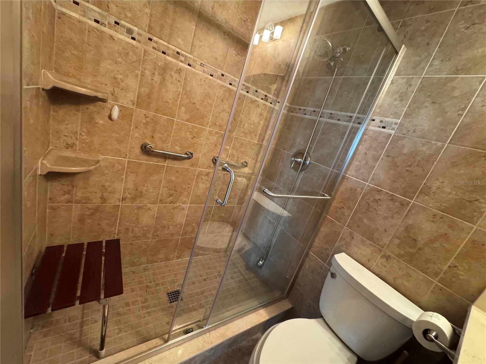 Image 13 of 30 For 750 Island Way 101